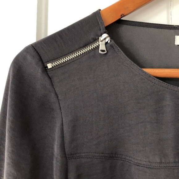 Maurices Tops - Gray blouse with zippers